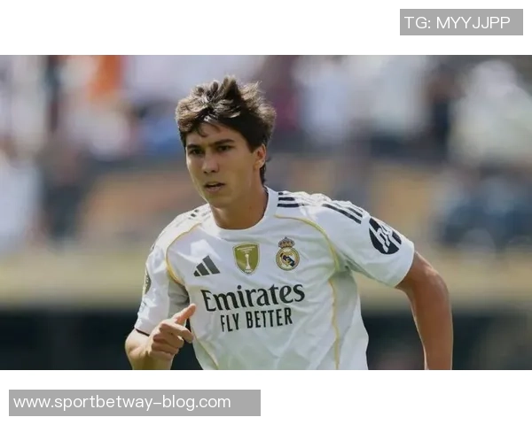 皇马国王杯海报揭晓贡萨洛加西亚独自亮相引关注