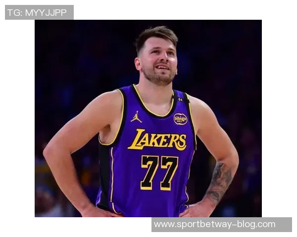 艾顿谈东契奇挡拆战术对手竟然派出四人包夹应对